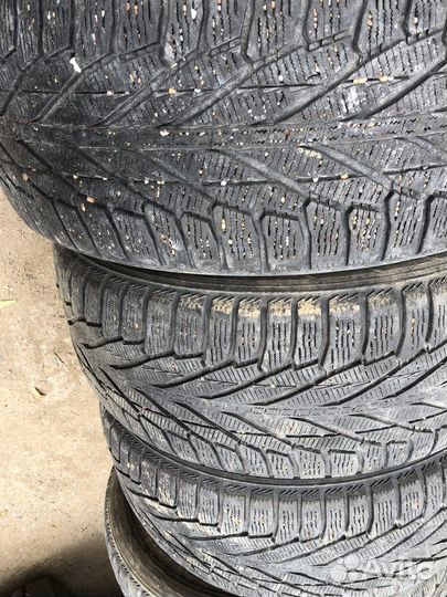 Nokian Tyres Hakkapeliitta SUV 265/45 R21