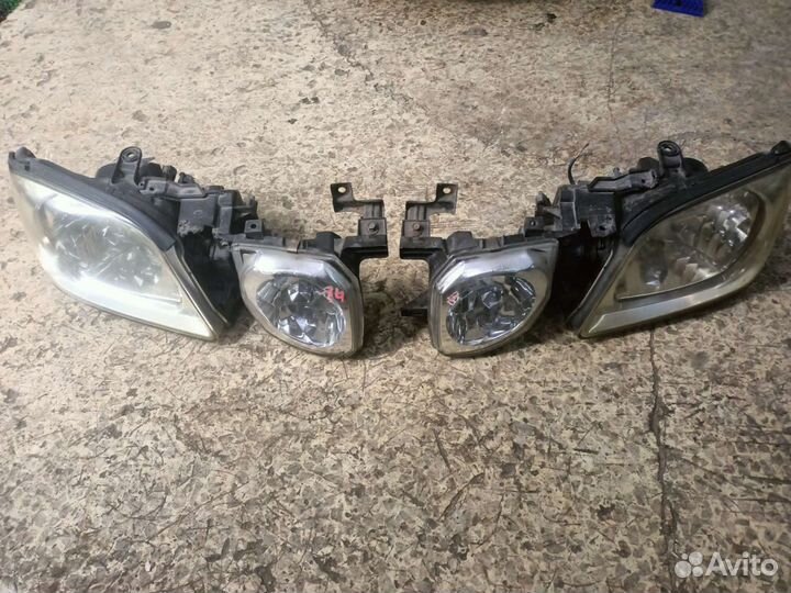 Фары на Ниссан стейдж