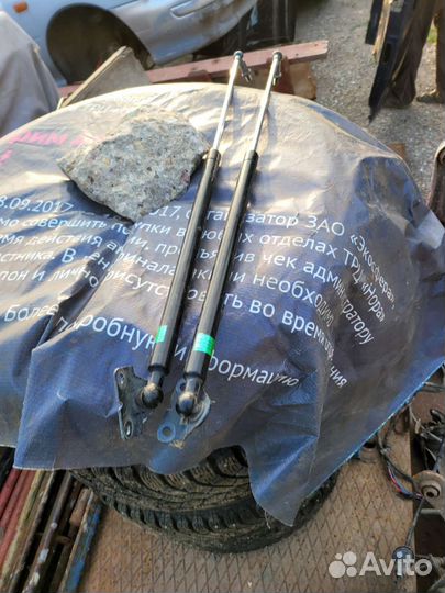 Задние амортизаторы багажника лансер 9 универсал