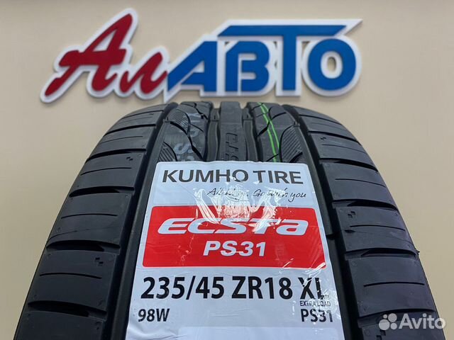 Kumho Ecsta PS31 235/45 R18 98W