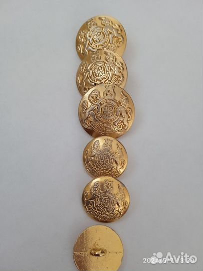 Пуговицы металлические на ножке