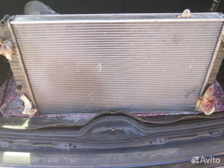 Радиатор охлаждения двигателя