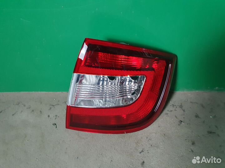 Фонарь правый лифтбек для Skoda Rapid 1