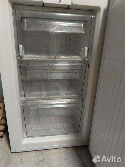 Морозильная камера shivaki SFR-81W