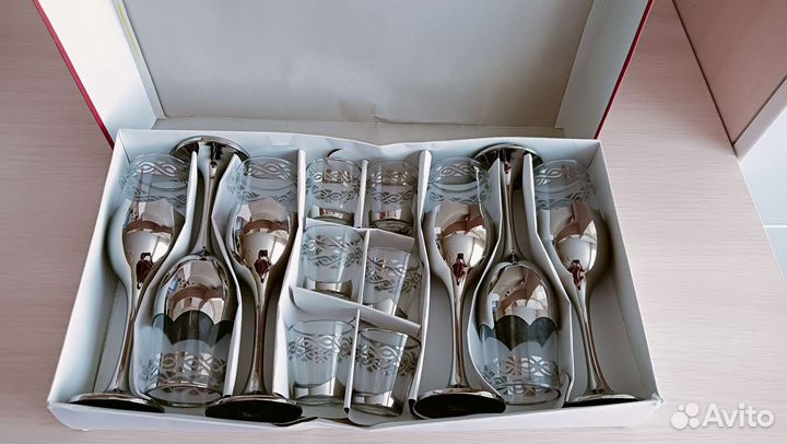 Набор столовой посуды на 6 персон