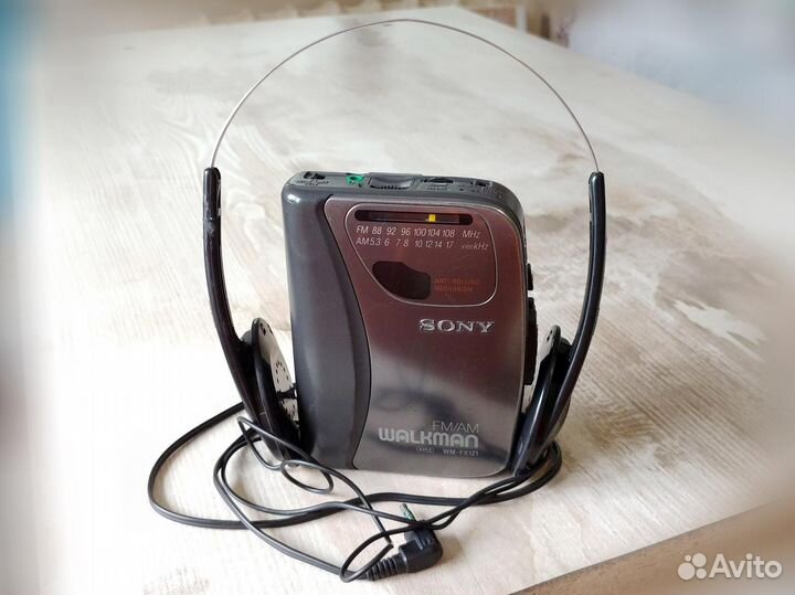 Sony Walkman AM/FM Radio Cassette Player WM-FX121