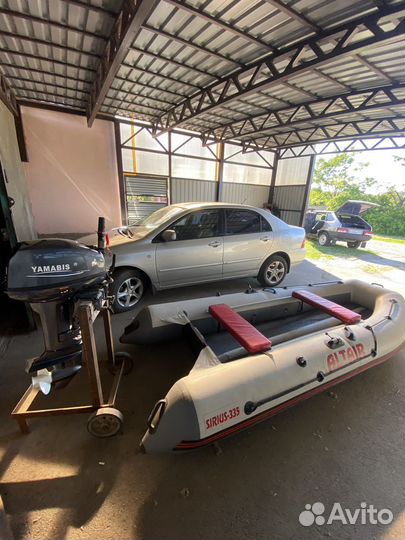 Лодка с мотором