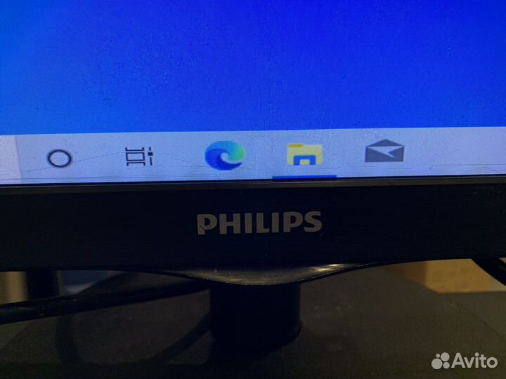 Монитор Philips 21,5 дюймов