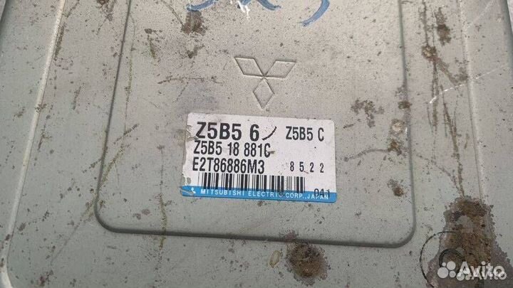 Блок управления двигателем Mazda 323 BJ Z5B518881C