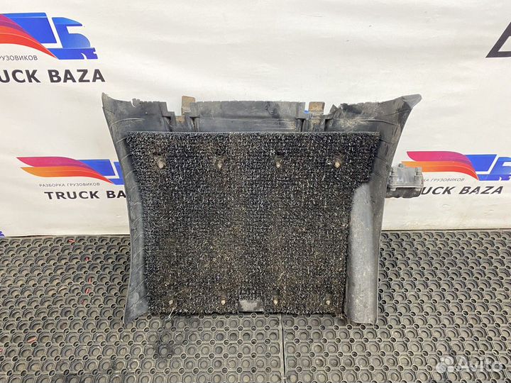 Крыло заднее правое задняя часть