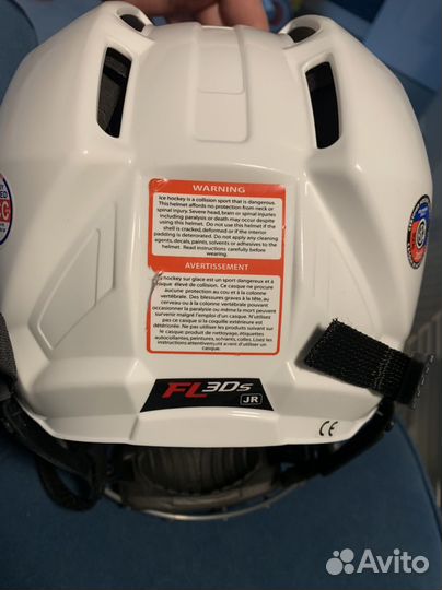 Хоккейный шлем