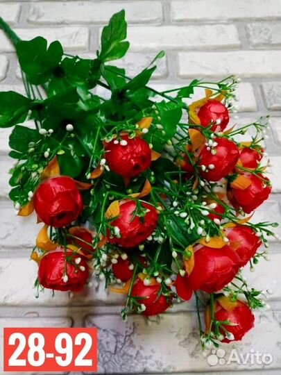 Искусственные цветы в горшках