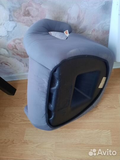 Сидушка для ребёнка в машину