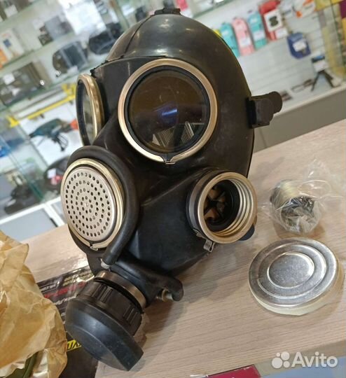 Новый противогаз с фильтром