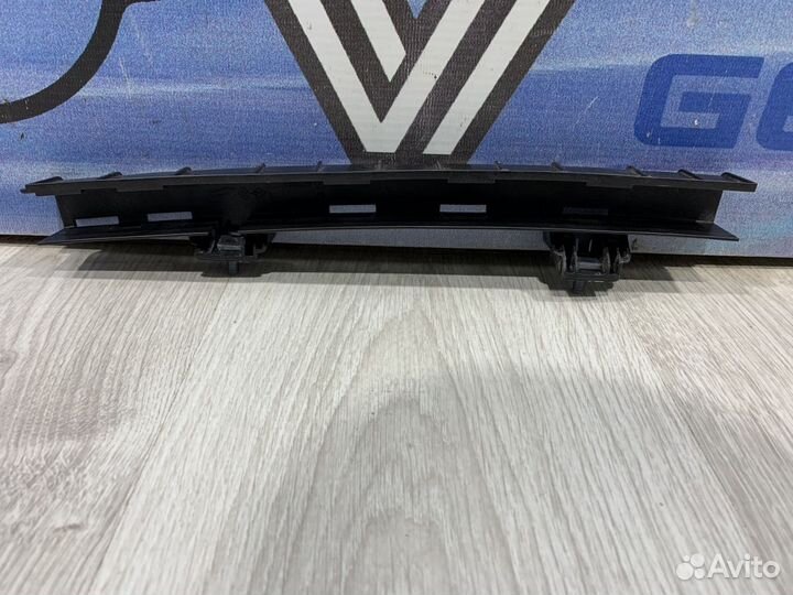 Направляющая стекла renault kaptur Лев