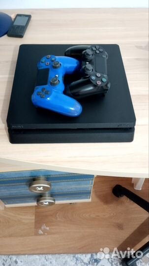 Игровая приставка ps4