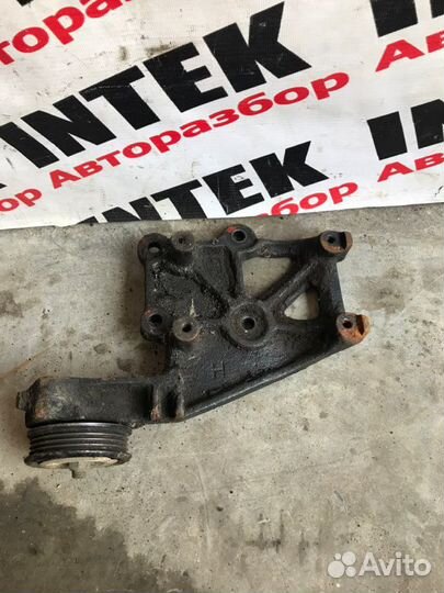 Кронштейн кондиционера Mitsubishi Colt Z3 1.3 2008