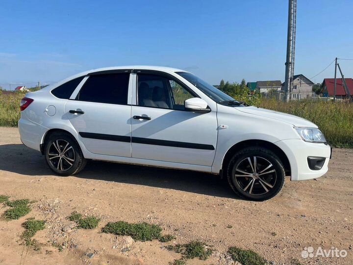 LADA Granta 1.6 МТ, 2015, 104 000 км