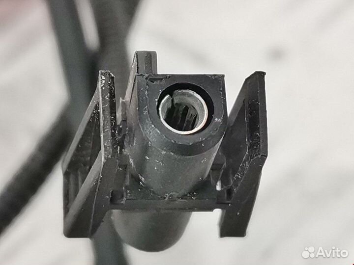 Клемма аккумулятора плюс BMW 5 E60/E61 2004