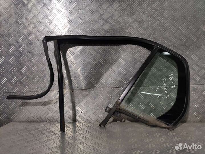 Форточка задняя левая Volkswagen Golf 5 1.4