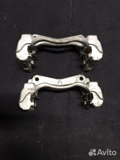 Скоба переднего суппорта Corolla Verso, Avensis