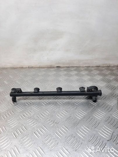 Топливная рампа Renault Clio хэтчбэк 3 дв. 1.4