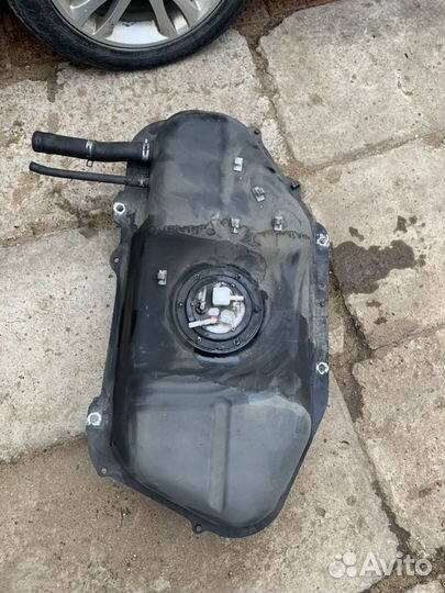 Бензобак mitsubishi Colt 6