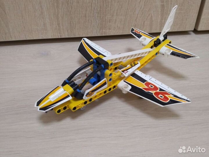 Lego technic самолет 42044