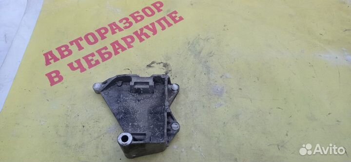 Кронштейн генератора Volkswagen Touareg