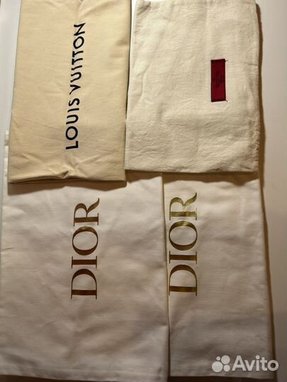 Плечики пыльники