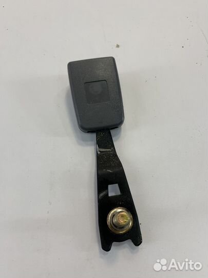 Hyundai accent защелка ремня безопасности пассажир