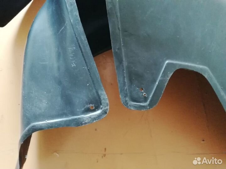 Подкрылки на форд фиеста 2001-2008 года