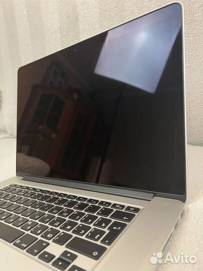Apple MacBook Pro (Retina, 15-inch, Mid 2015) 16GB