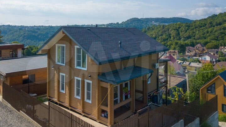 Дом 165,6 м² на участке 3 сот.