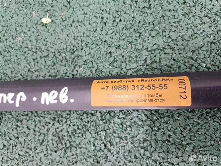 Накладка стекла двери наружная передняя левая Vw