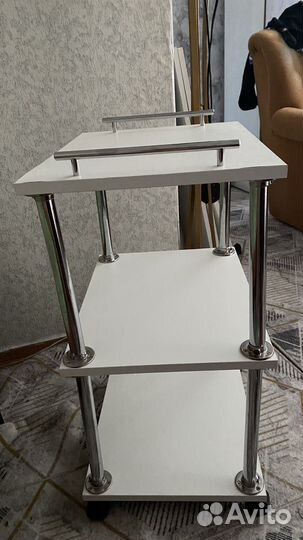 Этажерка на колесиках