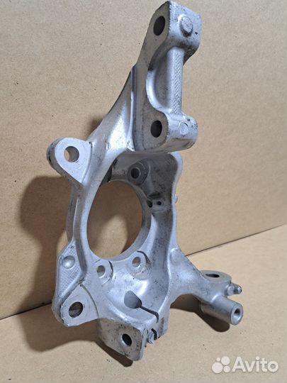 Кулак передний правый Nissan pathfinder R52