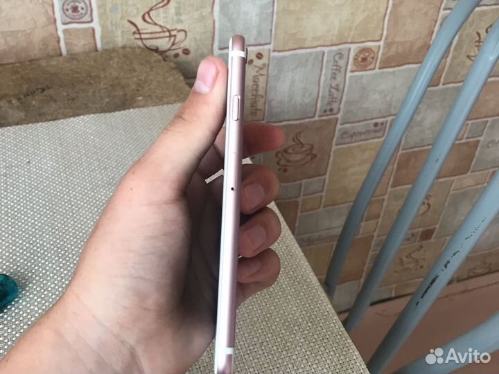 Телефон iPhone 6s