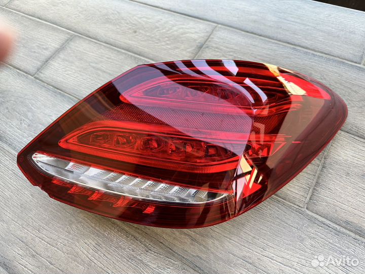 Задняя фара мерседес 205 и диффузор с насадками