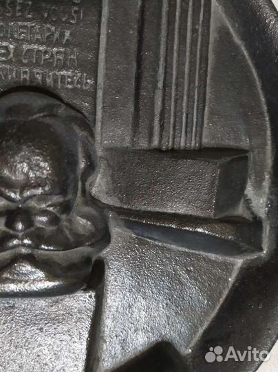 Чугунное литье барельеф Карл Маркс