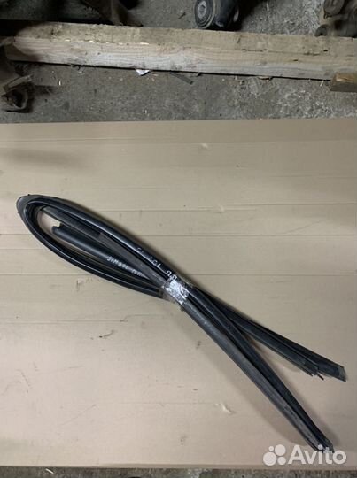 Бархотка двери передняя правая renault symbol