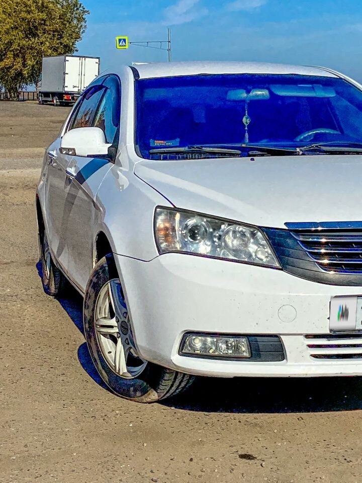 Geely Emgrand EC7: фото владельца