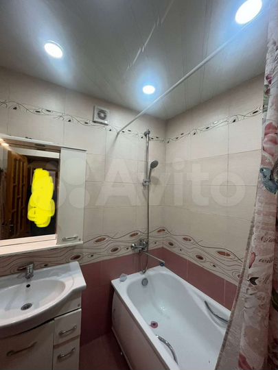 4-к. квартира, 93 м², 2/4 эт.