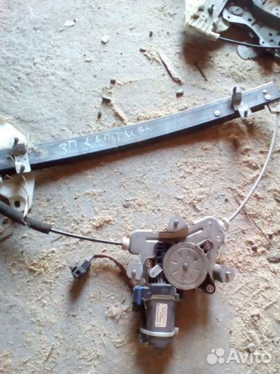 Задний правый стеклоподъёмник Шевроле Каптива