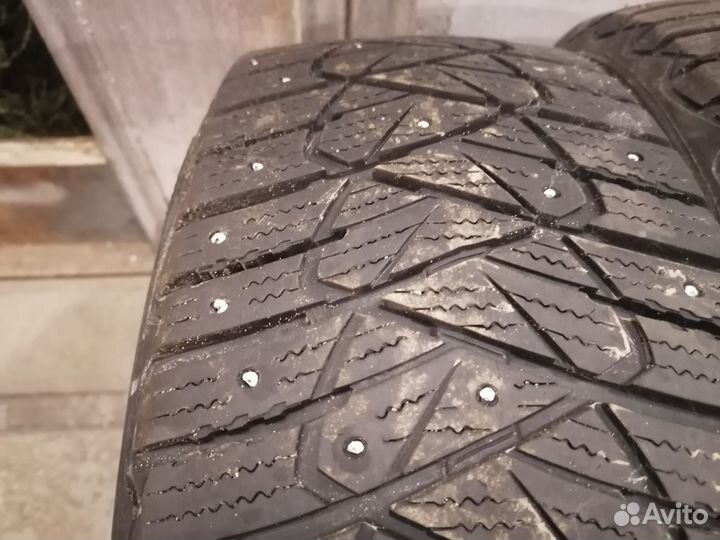 Goodyear Ultragrip 600 215/55 R17 98T