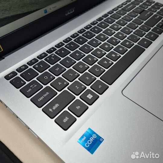 Новый ноутбук FullHD IPS/i3-12 6 ядер/8GB/256GB