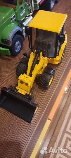 Bruder эксковатор Cat