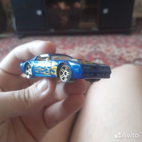 Игрушечные машинки (Hot Wheels и не только)