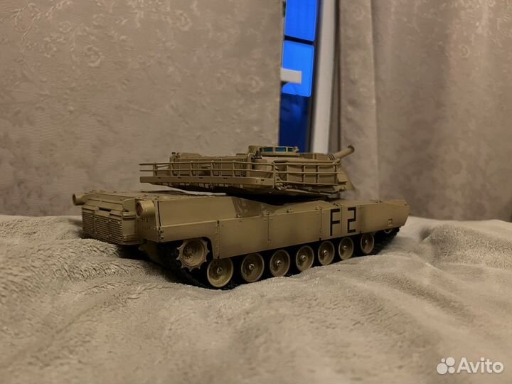 Танк на радиоуправлении Abrams