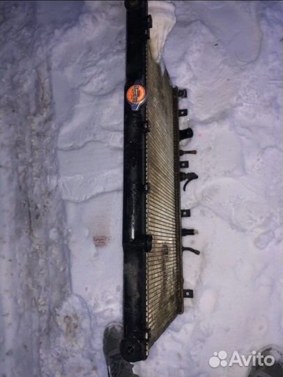 Радиатор на Honda crv 2